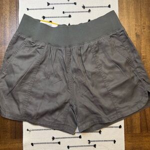 NWT Member's Mark Tencel Shorts - Relaxed Fit - Size Medium - Olive green